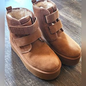 Womens UGG Neumel Platform Chukka Boot Size 8
